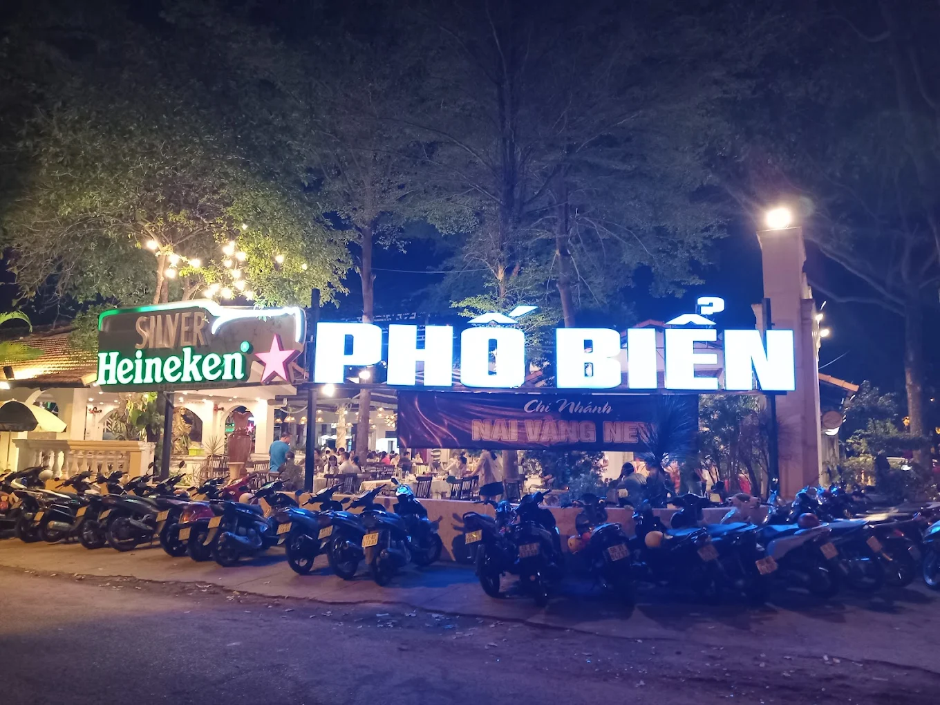 Quán Phố Biển